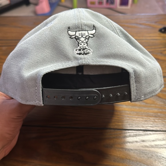 New Era 9fifty SnapBack hat - Picture 3 of 4